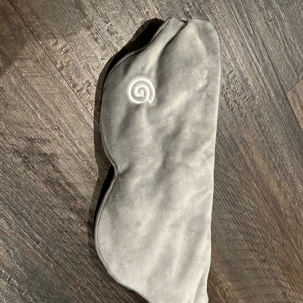 Weighted eye mask